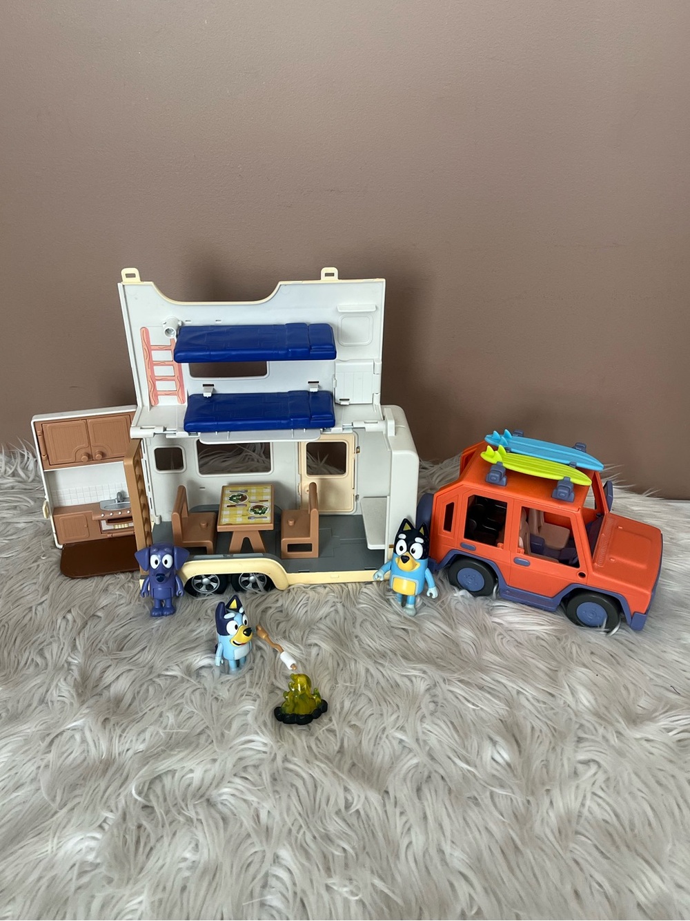 Bluey Ultimate Caravan Adventures Playset with Accessories